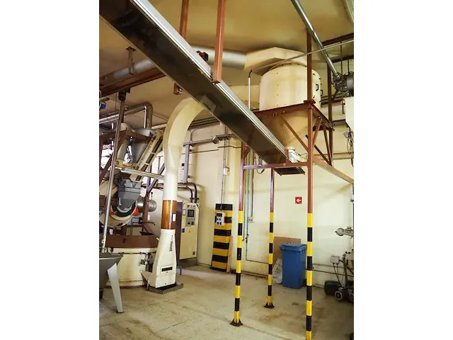 Nn bunker with elevating channel - afbeelding 1 van  4