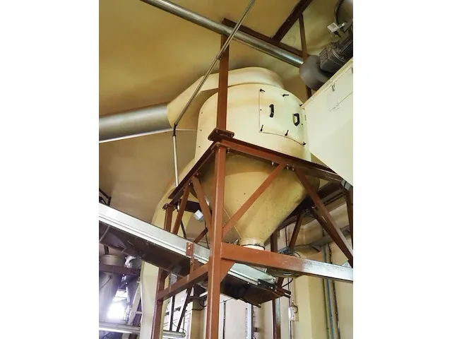 Nn bunker with elevating channel - afbeelding 4 van  4