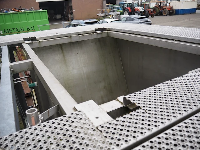 Nn bunker with platform - afbeelding 6 van  8