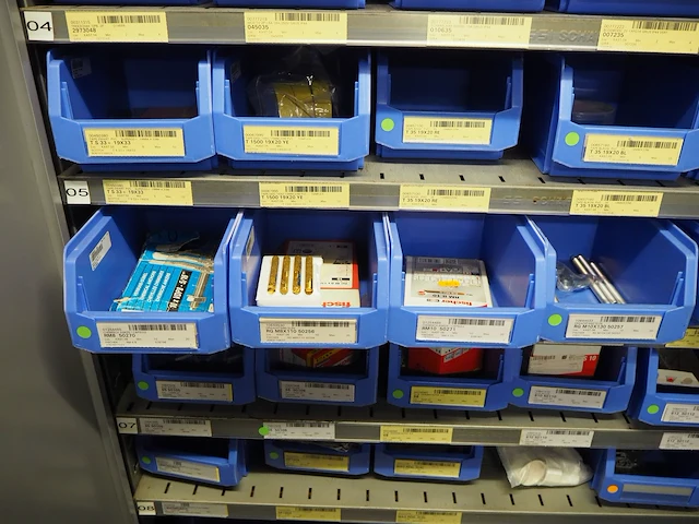Nn cabinet with parts - afbeelding 2 van  18