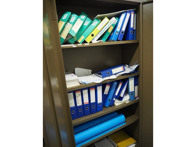 Nn cabinet with personal protective equipment - afbeelding 2 van  2