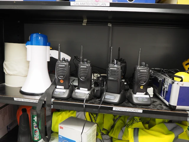 Nn cabinet with safety equipment - afbeelding 3 van  7
