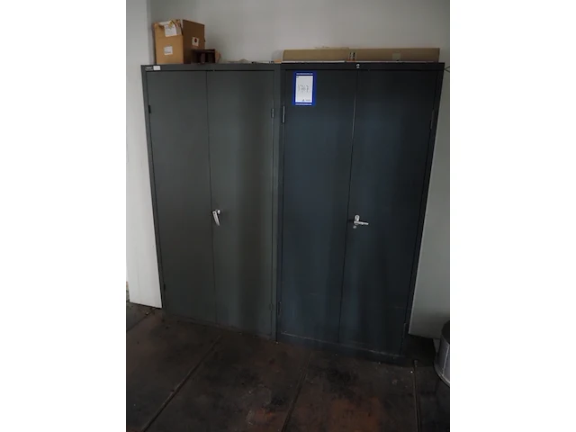 Nn cabinets with parts - afbeelding 2 van  5