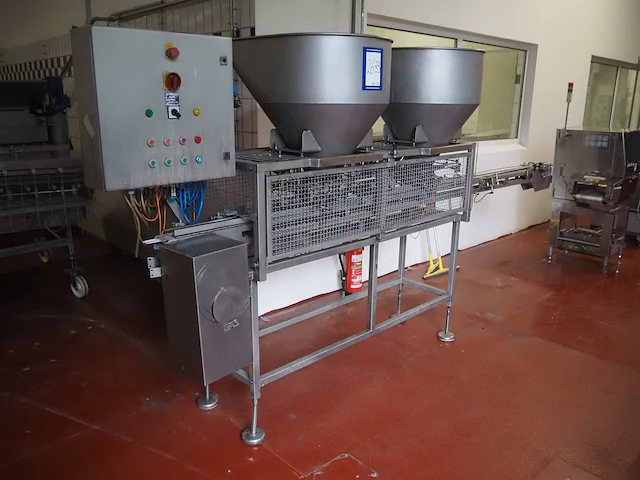 Nn can filling machine - afbeelding 1 van  17