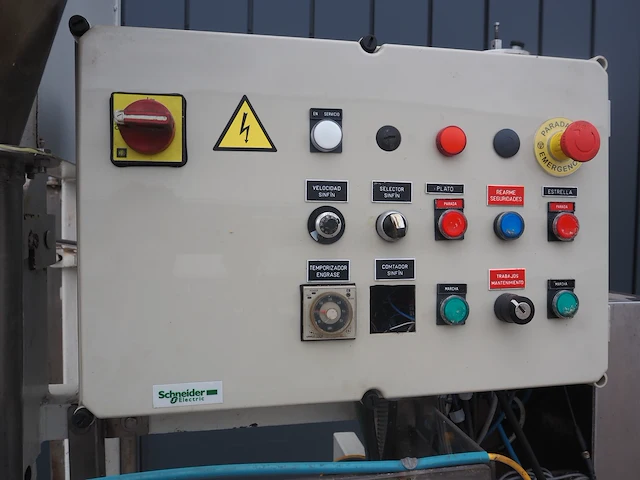 Nn can filling machine - afbeelding 8 van  18