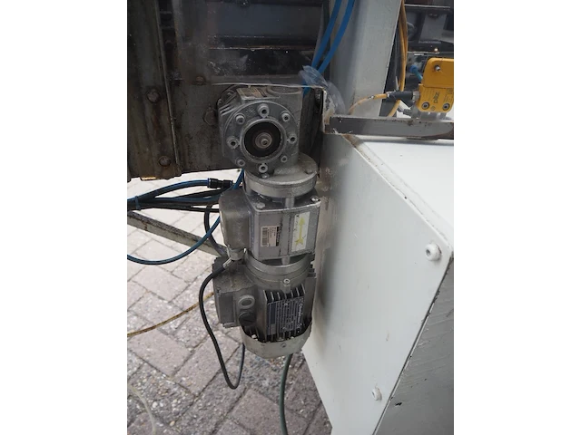 Nn can filling machine - afbeelding 9 van  18