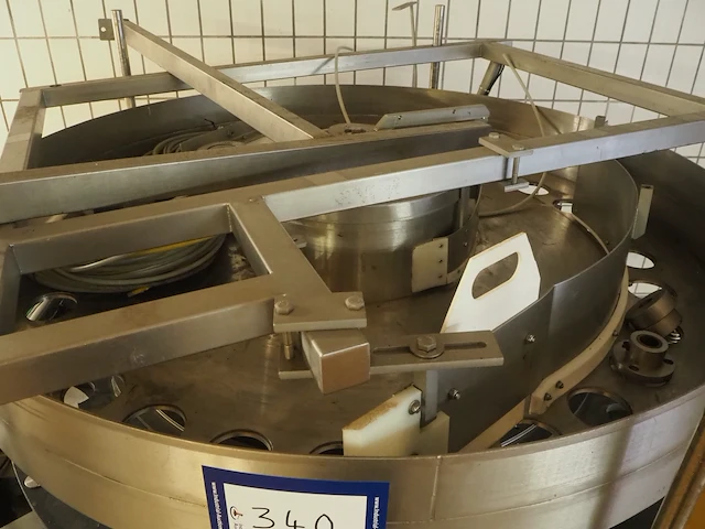Nn can filling machine - afbeelding 8 van  12