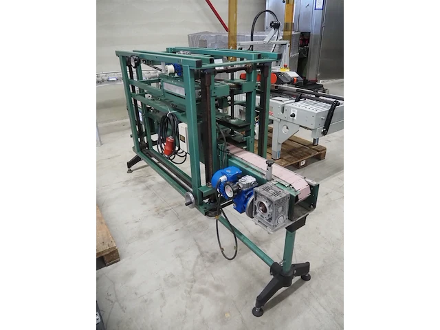 Nn cap closing machine - afbeelding 6 van  13