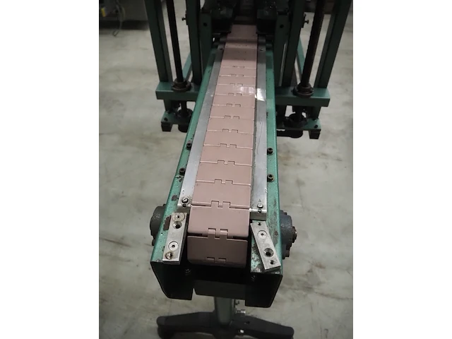 Nn cap closing machine - afbeelding 9 van  13