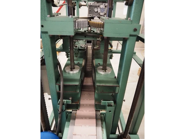 Nn cap closing machine - afbeelding 13 van  13