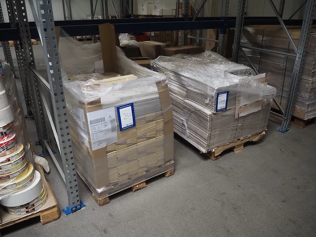 Nn carton boxes and labels - afbeelding 8 van  10