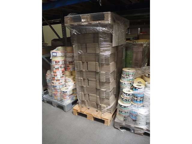 Nn carton boxes and labels - afbeelding 11 van  12