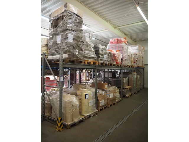 Nn carton boxes and labels - afbeelding 1 van  11