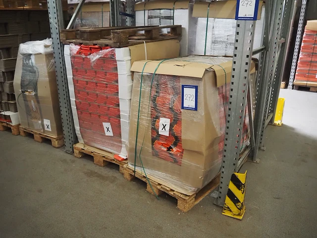Nn carton boxes and plastic crates - afbeelding 4 van  10