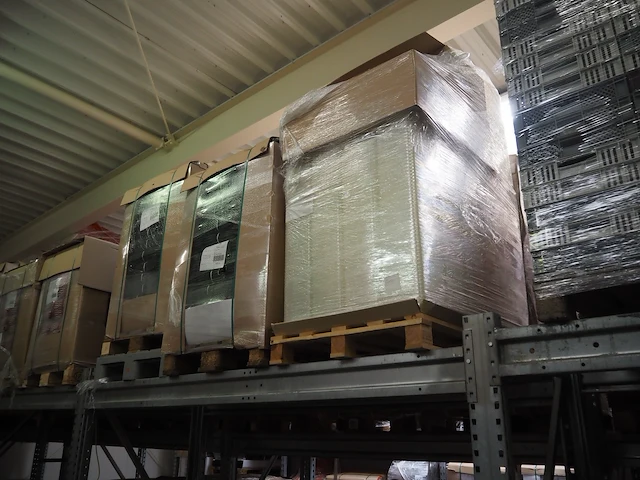 Nn carton boxes and plastic crates - afbeelding 5 van  10