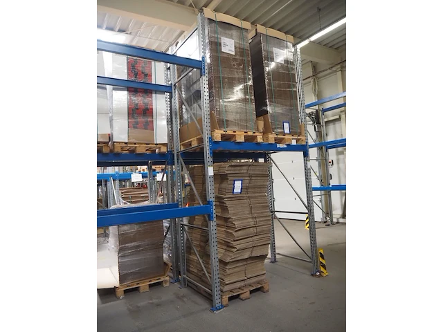 Nn carton boxes - afbeelding 1 van  6