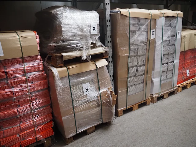 Nn carton boxes - afbeelding 10 van  12
