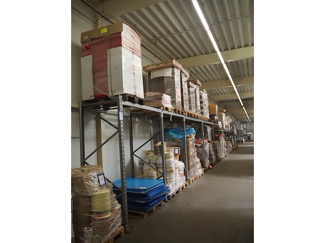 Nn carton boxes - afbeelding 1 van  17
