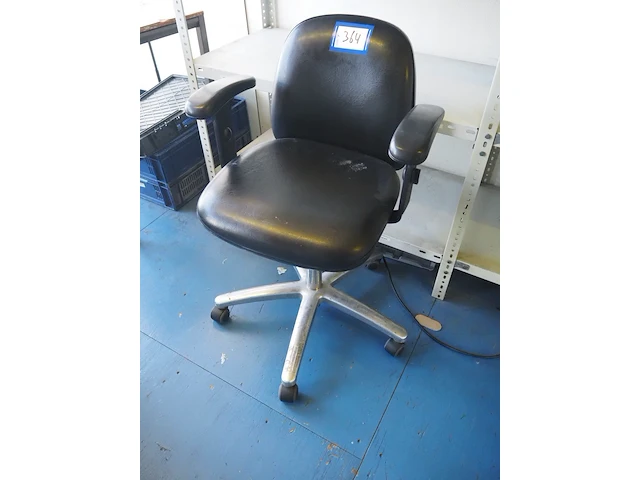 Nn chair - afbeelding 1 van  3