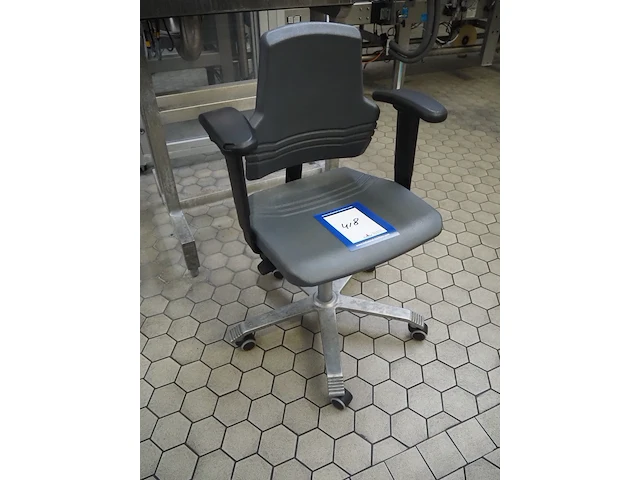 Nn chair - afbeelding 1 van  4