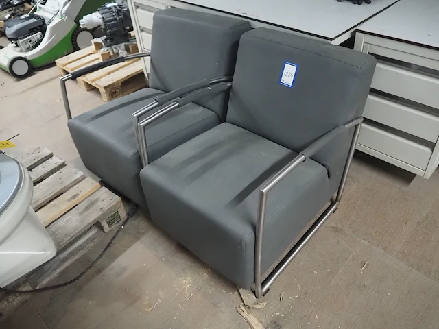 Nn chairs - afbeelding 1 van  4