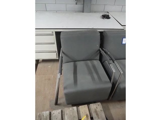 Nn chairs - afbeelding 3 van  4