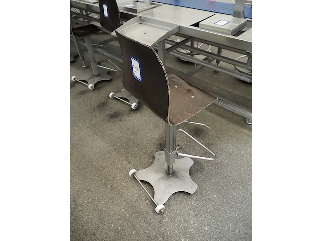 Nn chairs - afbeelding 3 van  4