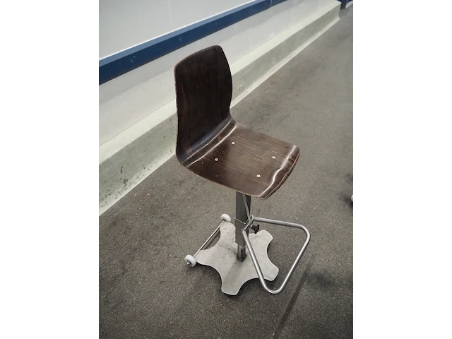 Nn chairs - afbeelding 3 van  4