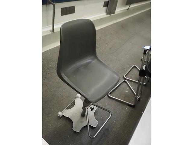 Nn chairs - afbeelding 3 van  3