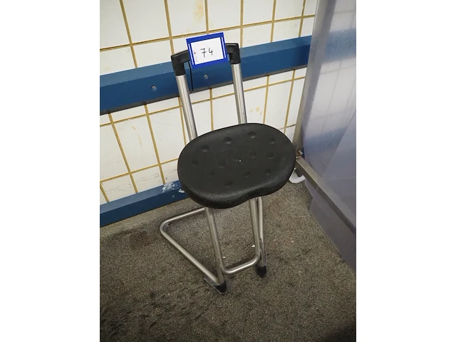 Nn chairs - afbeelding 1 van  3