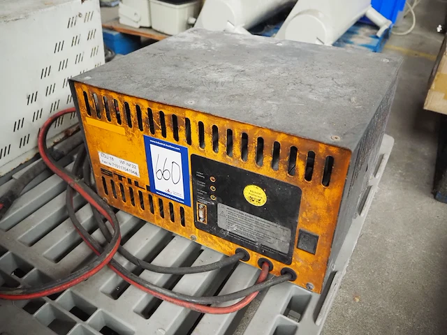 Nn charger - afbeelding 1 van  6