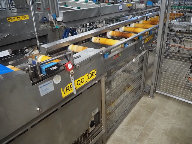 Nn cheese board loading line - afbeelding 18 van  20