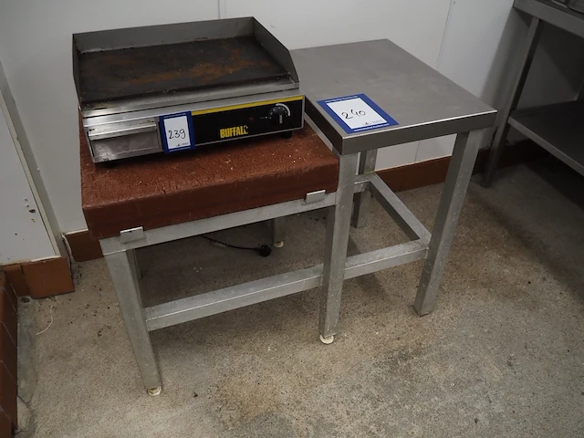 Nn chop table - afbeelding 1 van  4