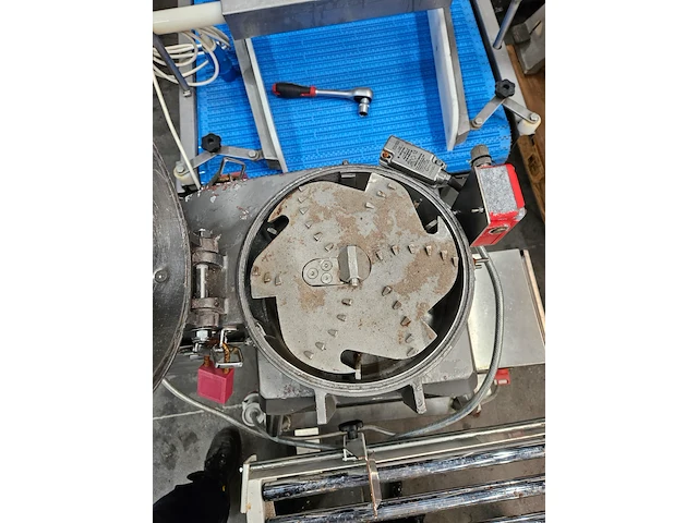 Nn crumbling machine - afbeelding 9 van  10
