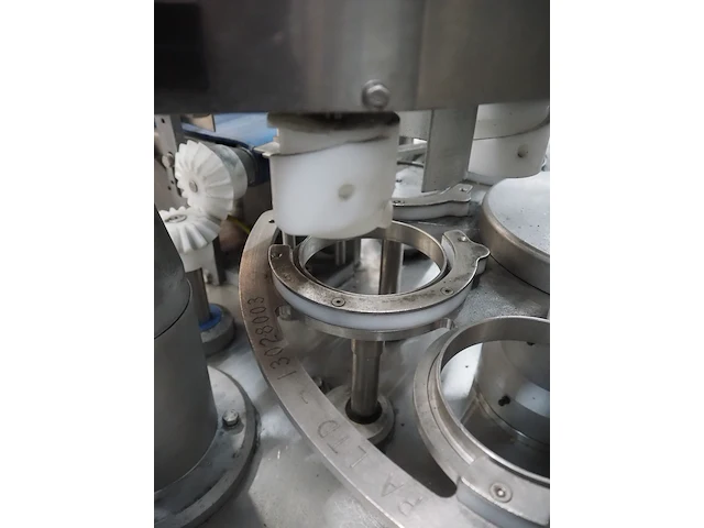 Nn cup filling and sealing machine - afbeelding 2 van  41