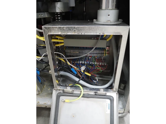 Nn cup filling and sealing machine - afbeelding 18 van  41