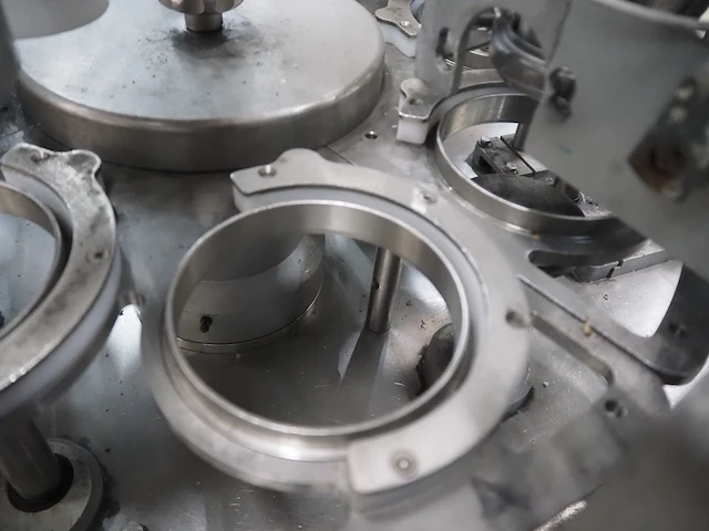 Nn cup filling and sealing machine - afbeelding 41 van  41