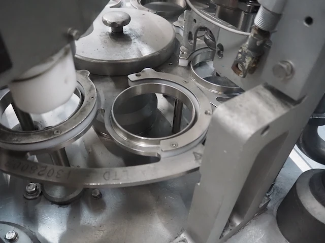 Nn cup filling and sealing machine - afbeelding 4 van  32