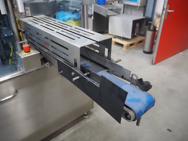 Nn cup filling and sealing machine - afbeelding 8 van  32