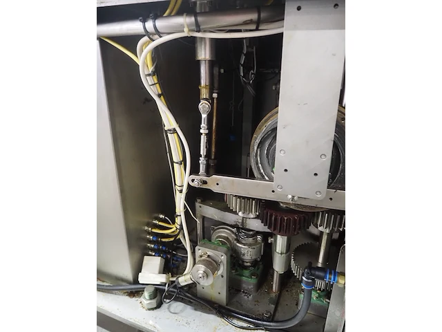 Nn cup filling and sealing machine - afbeelding 14 van  32
