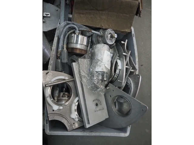Nn cup filling and sealing machine - afbeelding 24 van  32
