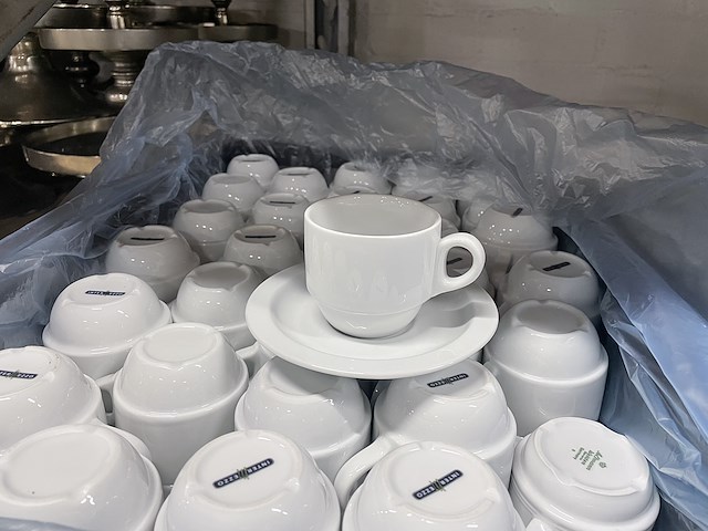 Nn cups and saucers - afbeelding 5 van  7