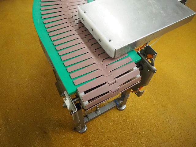 Nn curved conveyor - afbeelding 6 van  10
