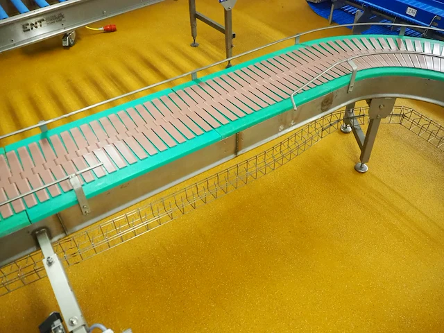 Nn curved conveyor - afbeelding 8 van  10