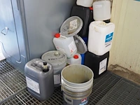 Nn drip trays with oil - afbeelding 11 van  38