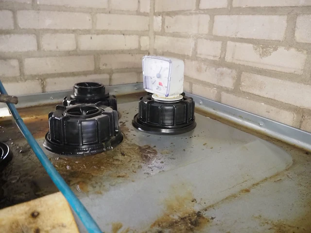 Nn drip trays with oil - afbeelding 14 van  38