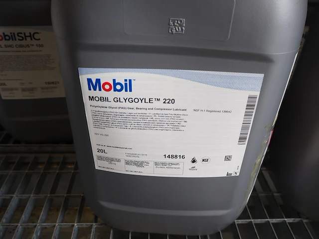 Nn drip trays with oil - afbeelding 18 van  38