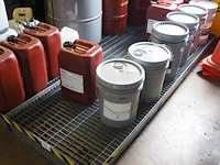 Nn drip trays with oil - afbeelding 12 van  38