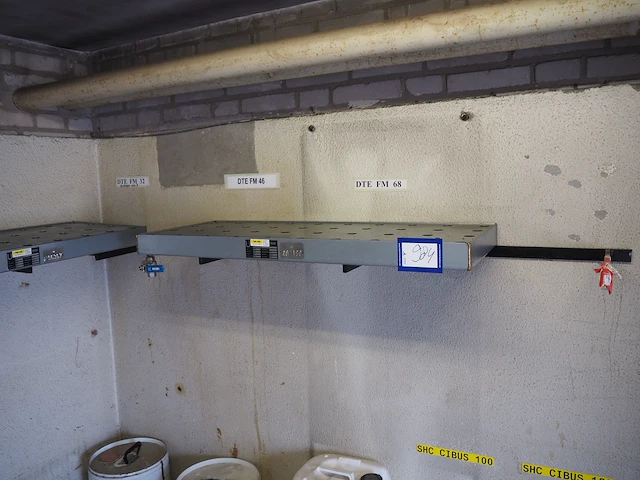 Nn drip trays with oil - afbeelding 25 van  38