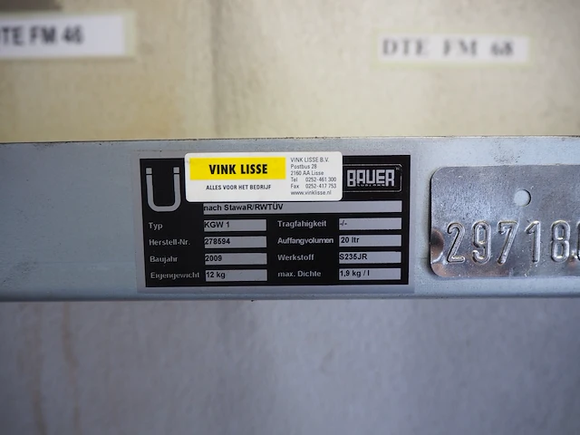 Nn drip trays with oil - afbeelding 27 van  38
